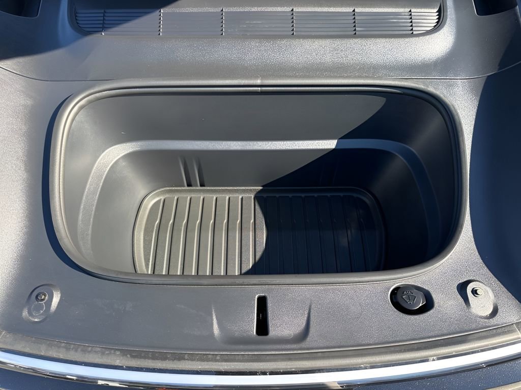 Used 2026 Tesla Model Y Long Range image 35