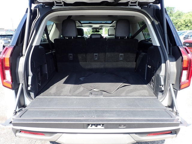 Used 2025 Ford Expedition Max Platinum w/ Driver's Package AWD/4WD image 7