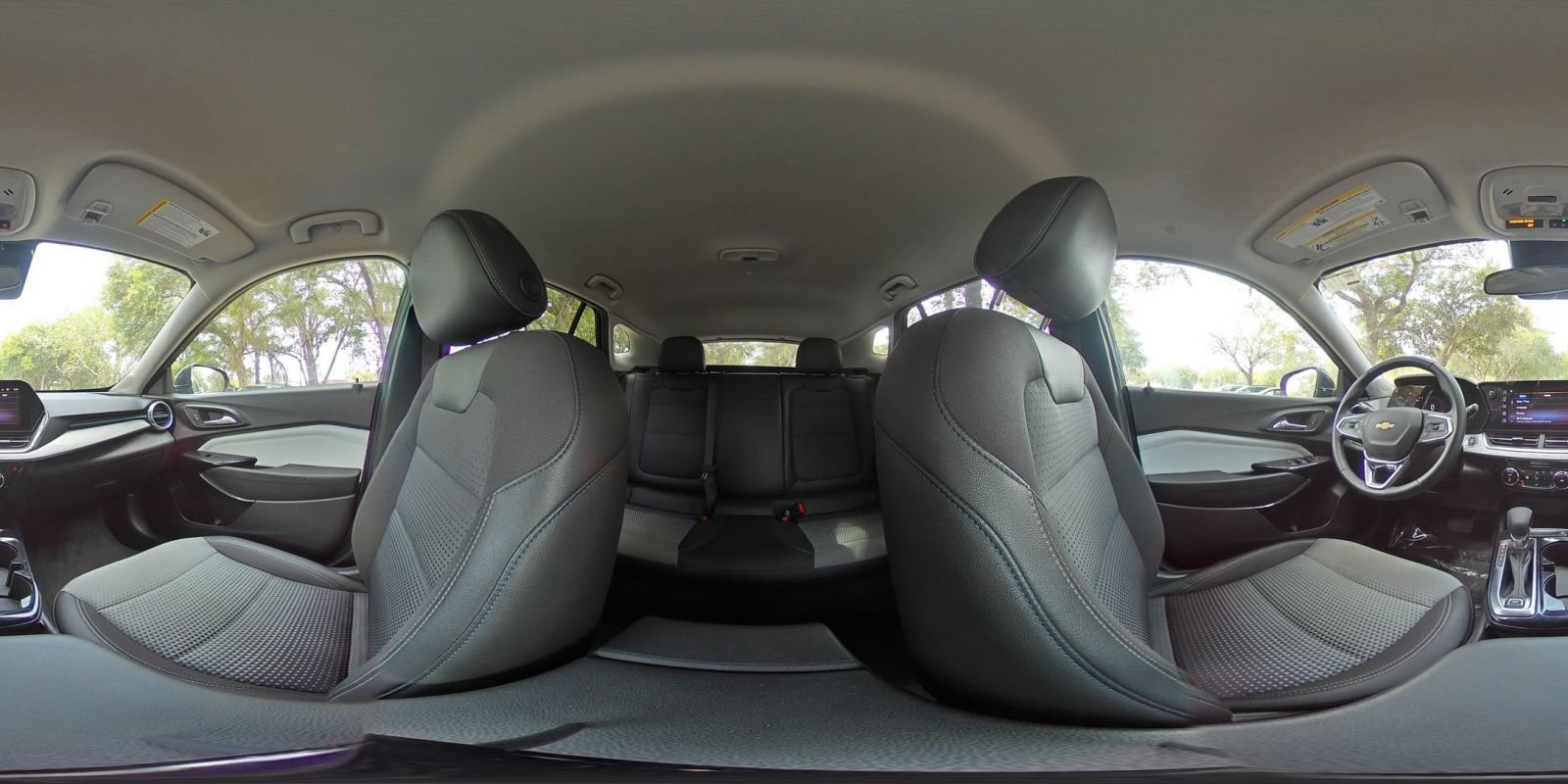 Used 2025 Chevrolet Trax LT w/ LT Convenience Package image 37