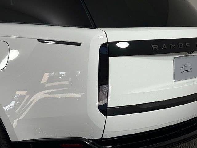 New 2025 Land Rover Range Rover SE image 14