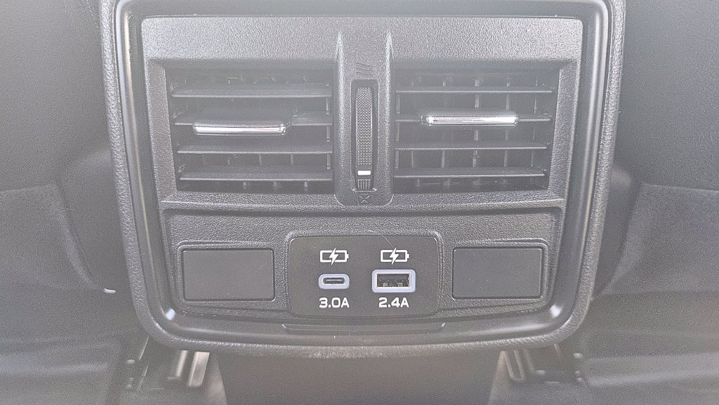 Used 2025 Subaru Forester Premium AWD/4WD image 30