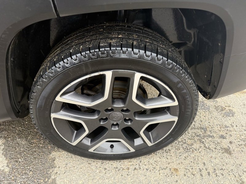 Used 2021 Jeep Renegade Sport image 15