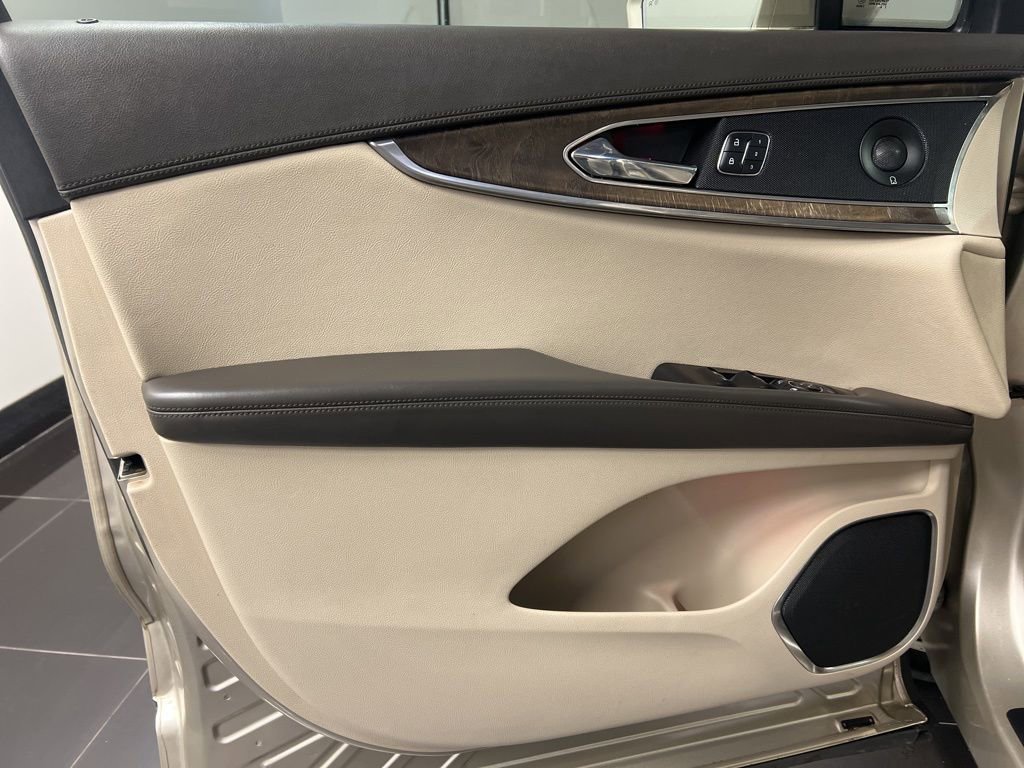 Used 2017 Lincoln MKX Reserve image 26