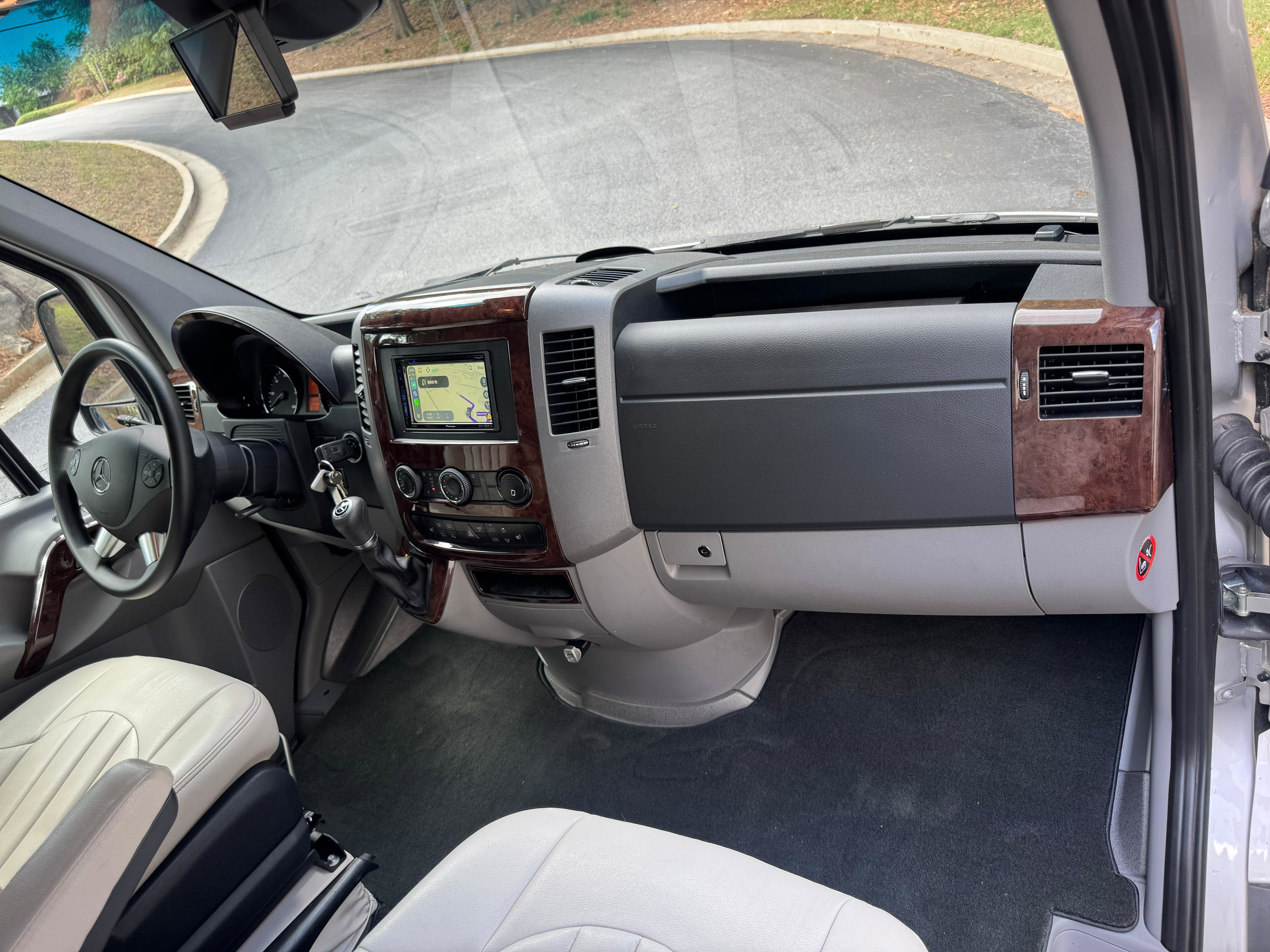 Used 2015 Mercedes-Benz Sprinter 3500 image 36