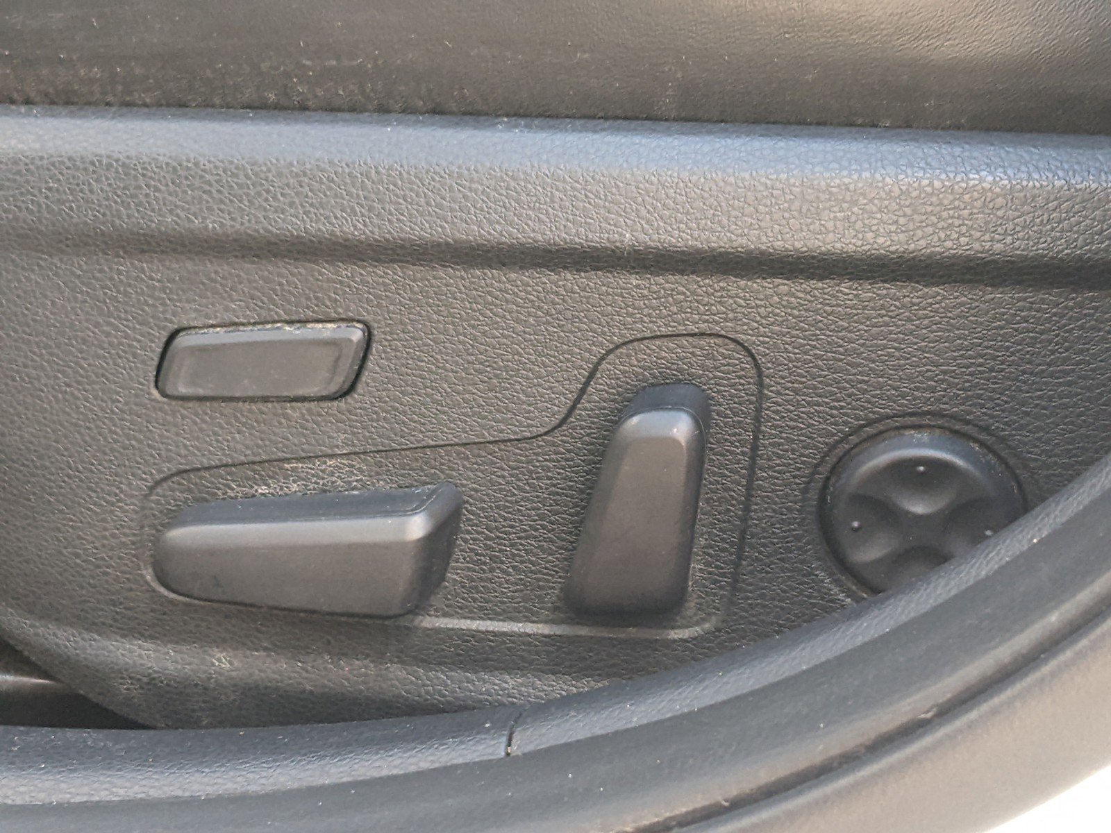 Certified 2019 Kia Cadenza Limited image 16