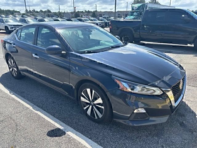 Used 2022 Nissan Altima 2.5 SV FWD image 1