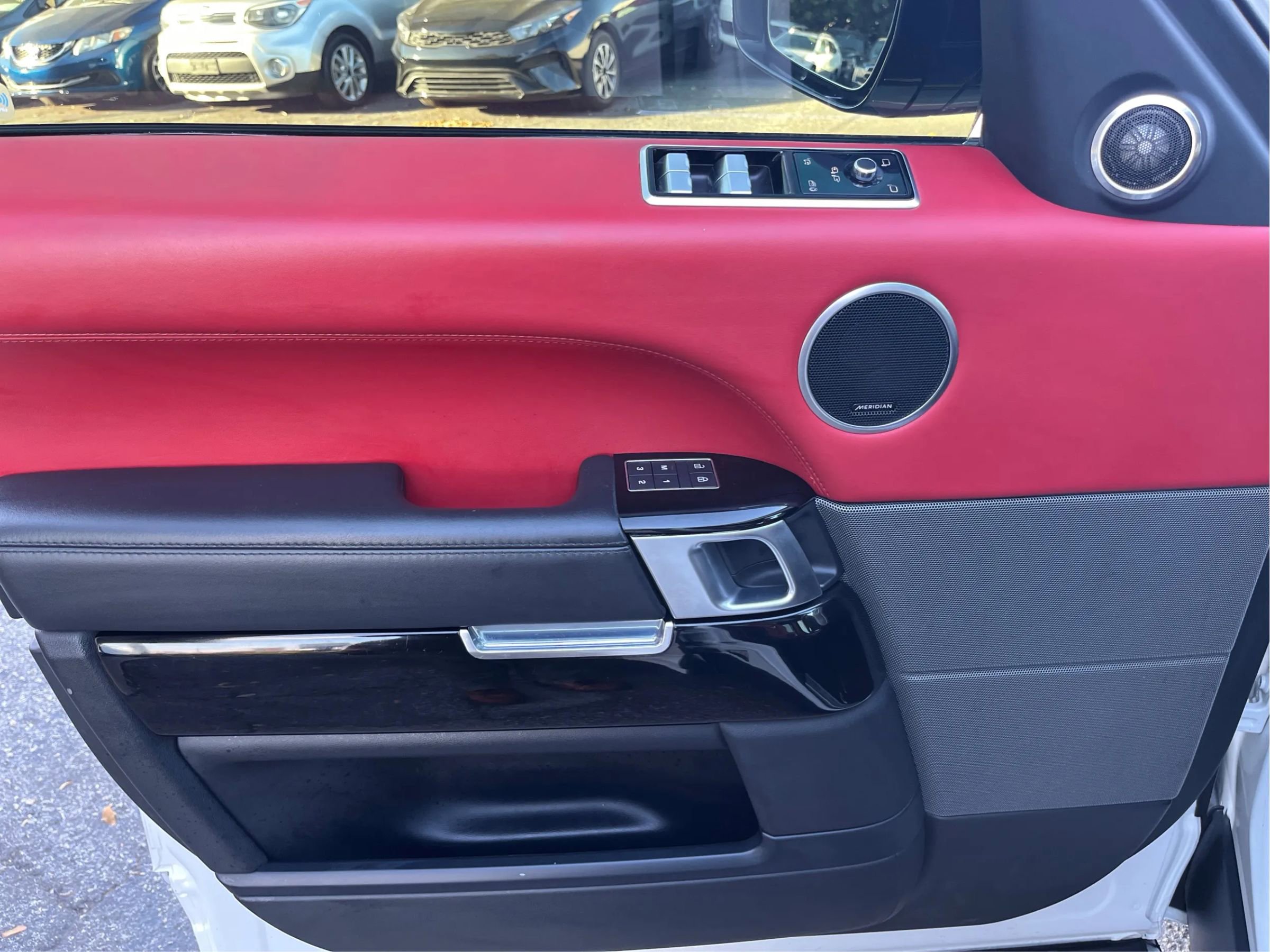 Used 2022 Land Rover Range Rover Sport SVR image 24