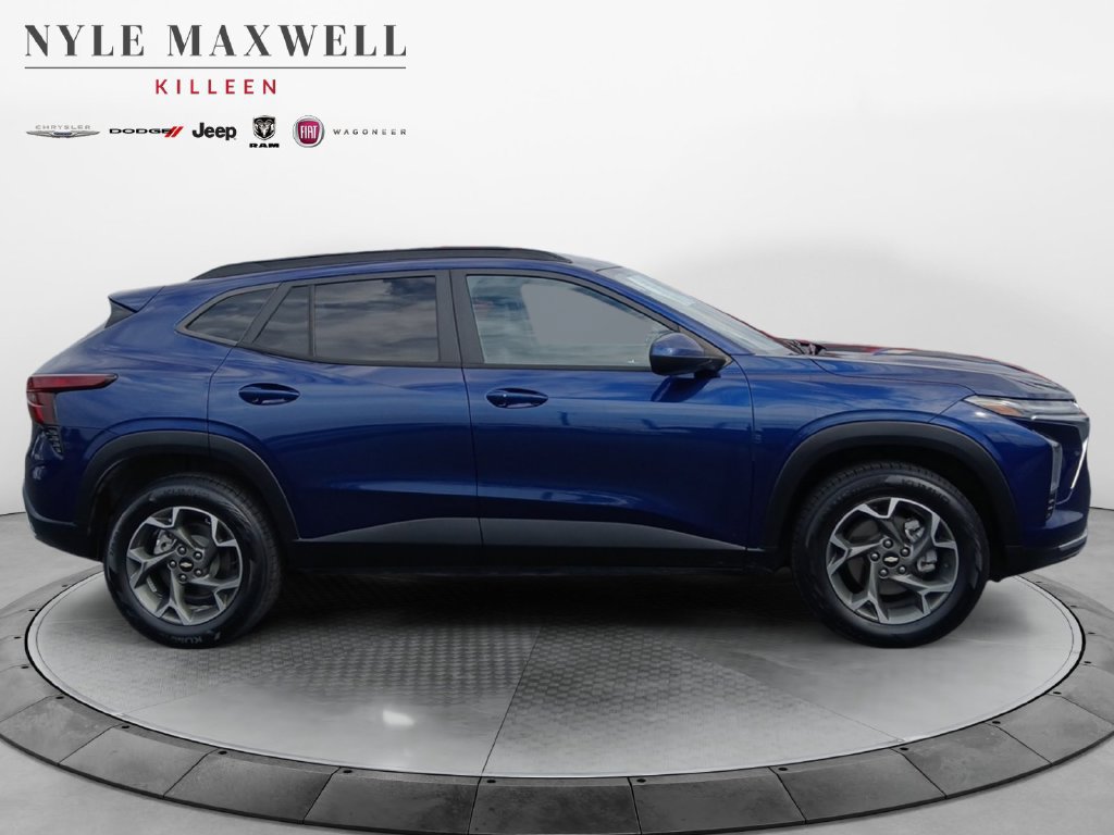 Used 2024 Chevrolet Trax LT w/ Driver Confidence Package FWD image 17