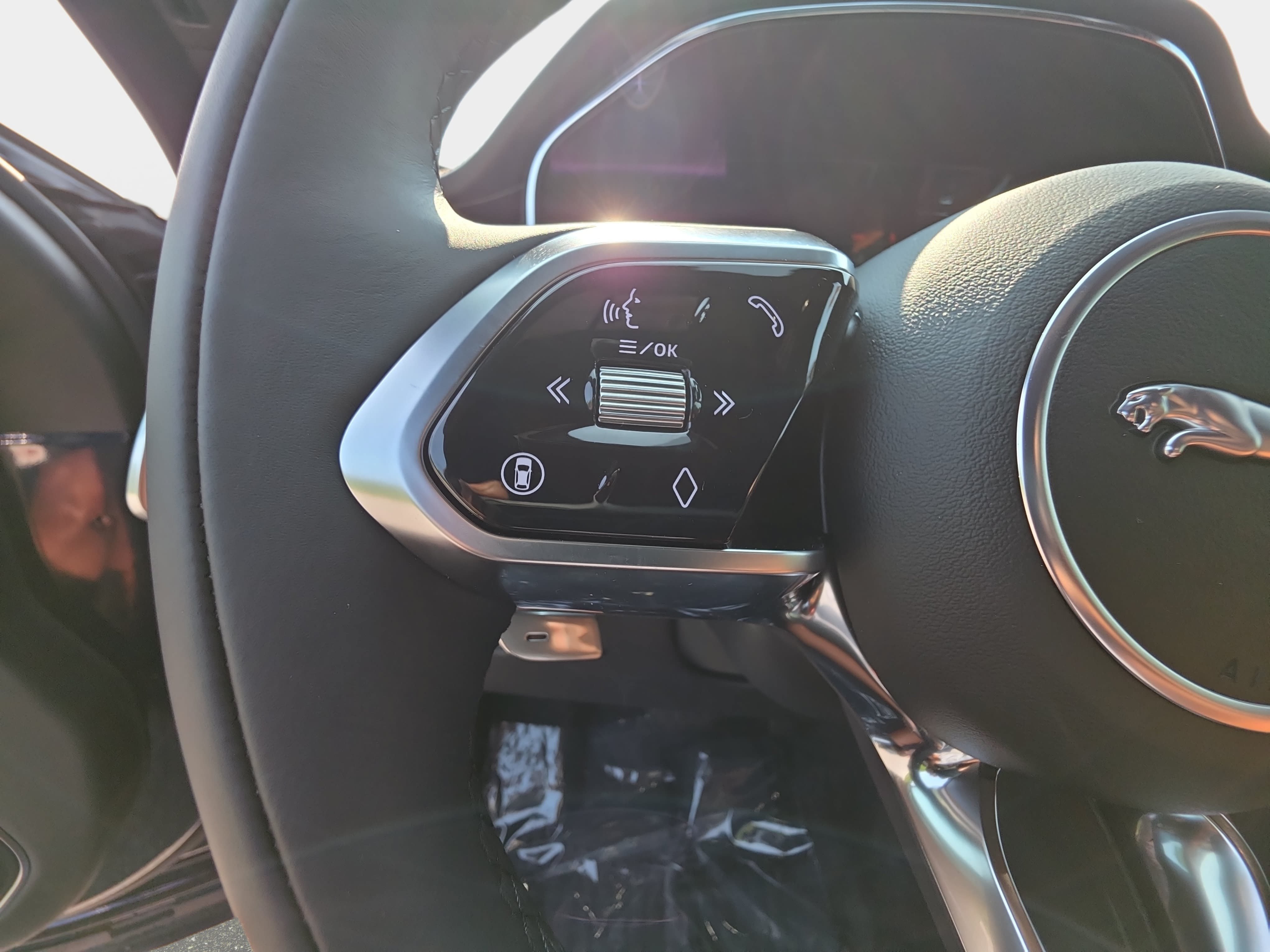 New 2026 Jaguar F-PACE R-Dynamic S AWD/4WD image 17