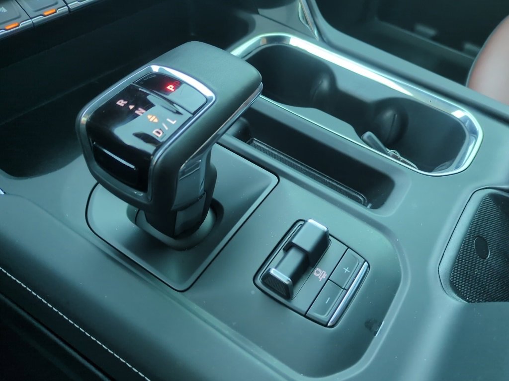 Used 2025 GMC Sierra 1500 Denali Ultimate image 11