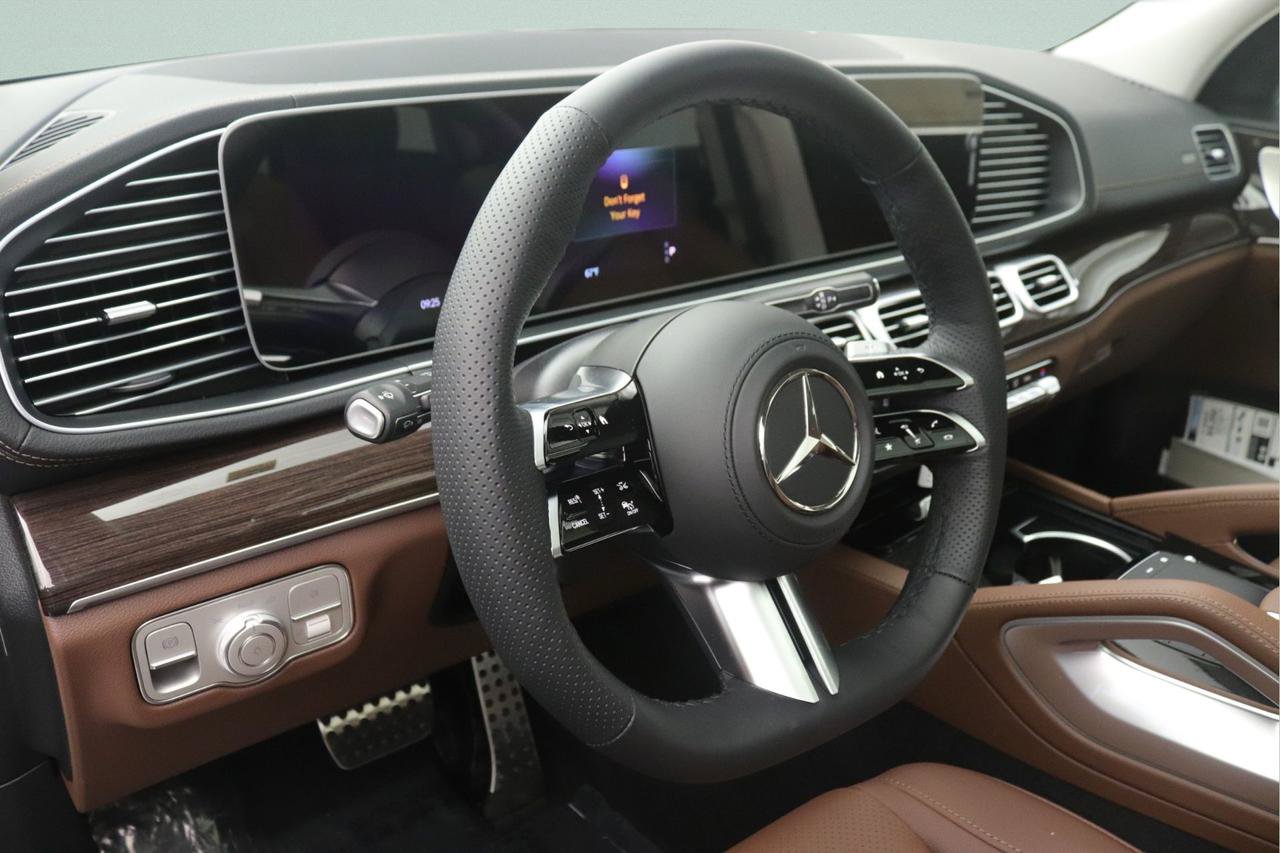New 2026 Mercedes-Benz GLS 450 4MATIC image 4