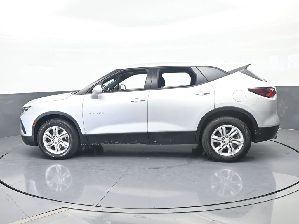 Used 2019 Chevrolet Blazer L FWD image 3