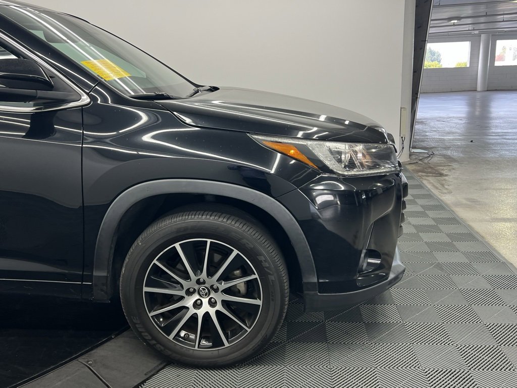 Used 2018 Toyota Highlander SE image 5