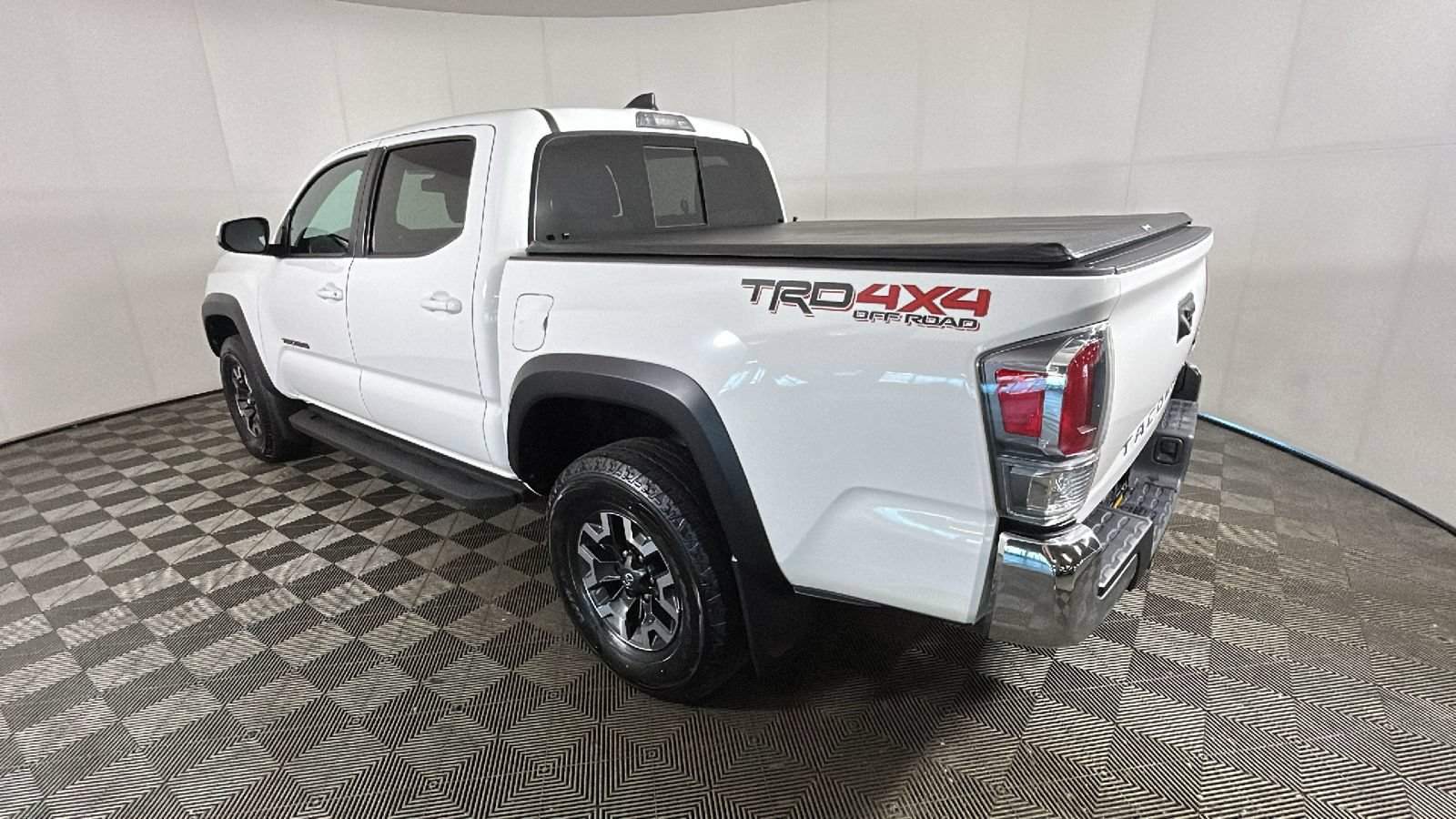 Used 2021 Toyota Tacoma TRD Off-Road AWD/4WD image 5
