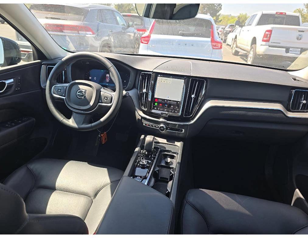 Used 2025 Volvo XC60 B5 Core AWD/4WD image 10