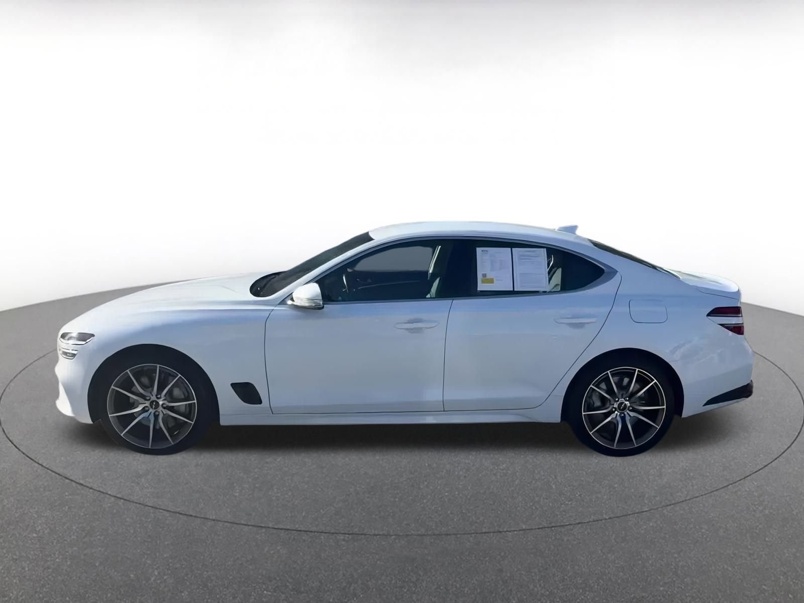 Used 2025 Genesis G70 2.5T image 10