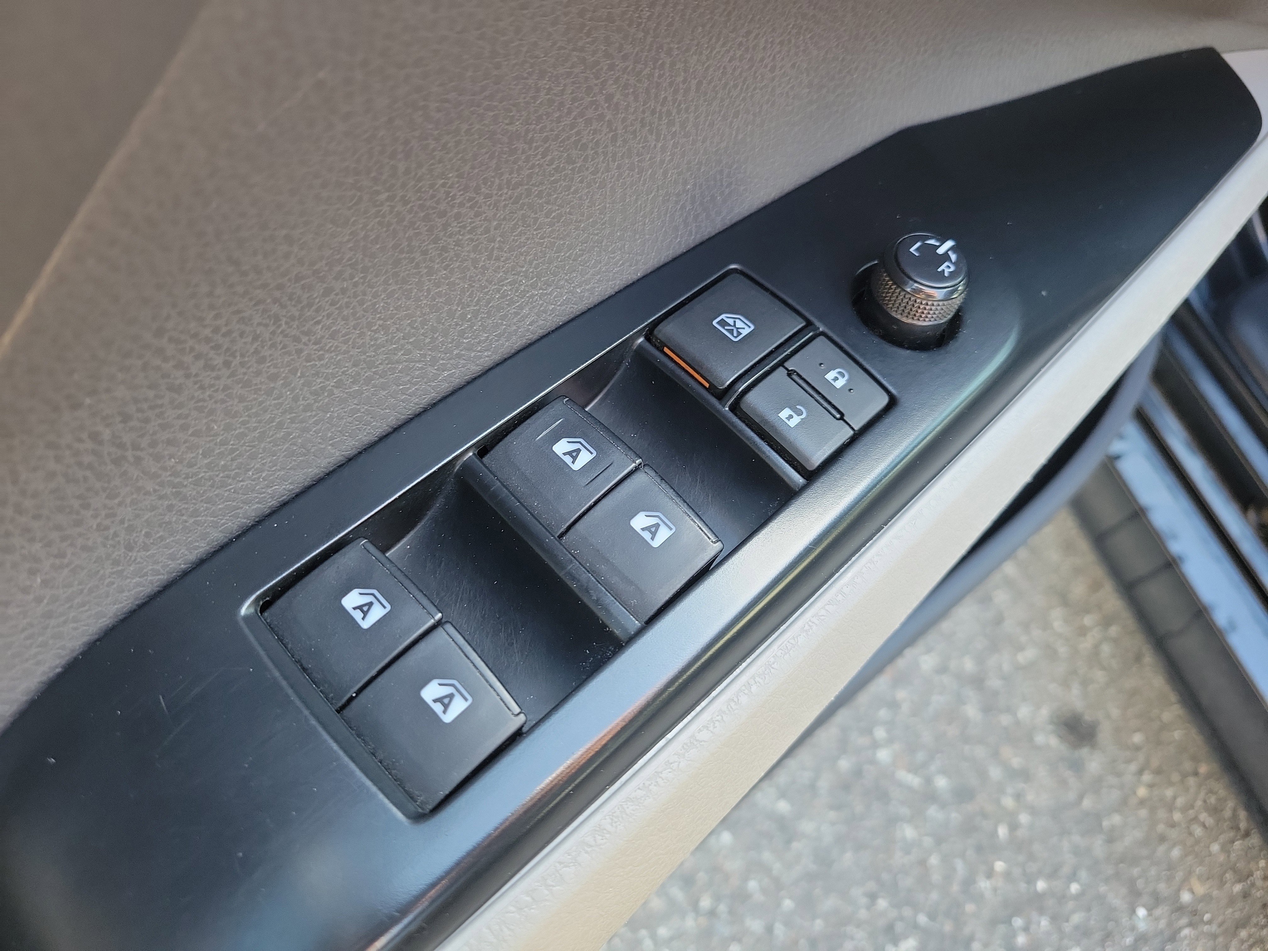 Used 2018 Toyota Camry LE image 18