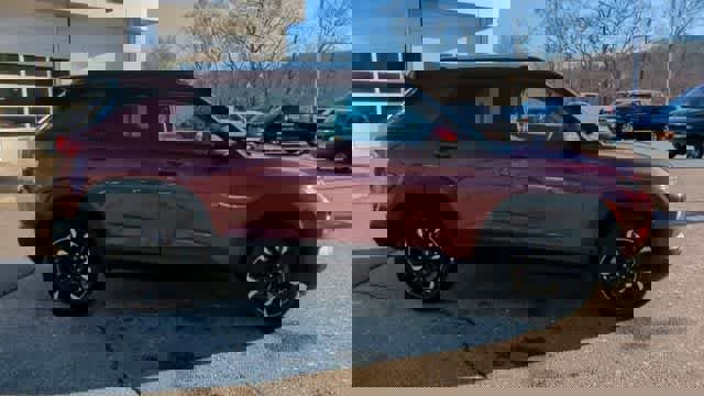 Certified 2022 Chevrolet TrailBlazer LT w/ Driver Confidence Package image 9