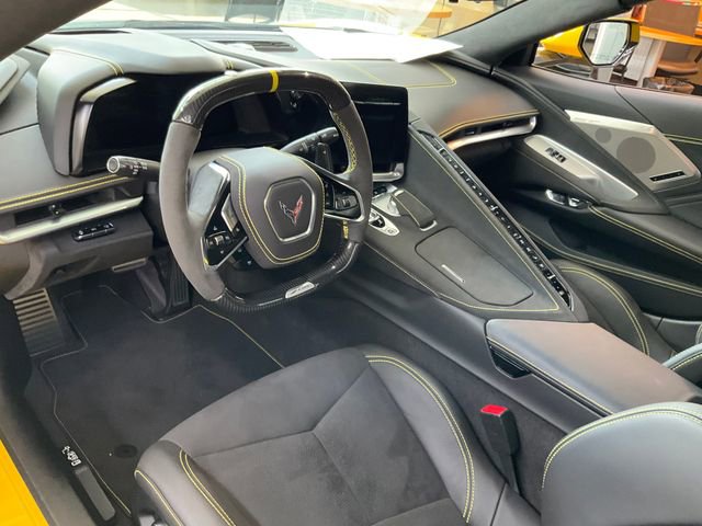 Used 2025 Chevrolet Corvette Z06 RWD image 5