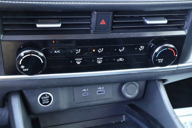 Used 2023 Nissan Rogue S image 29