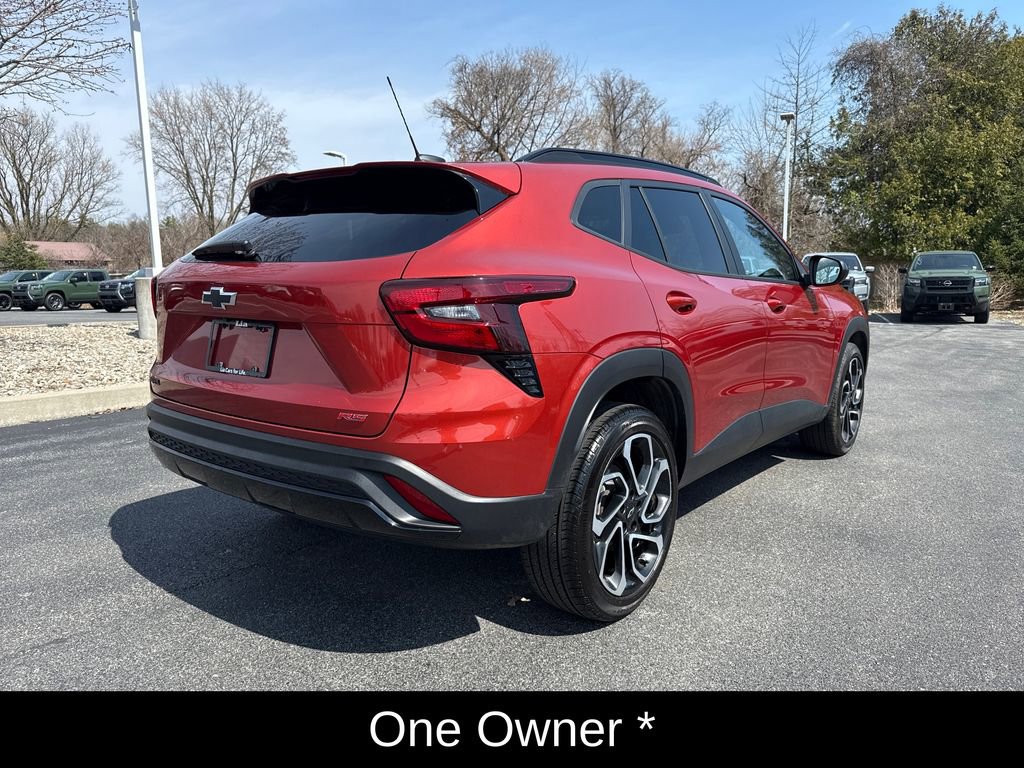 Used 2024 Chevrolet Trax RS w/ Sunroof Package image 8