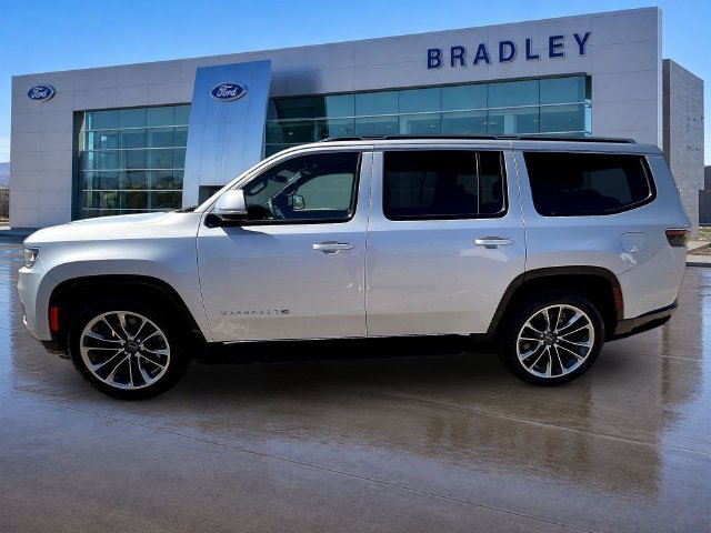 Used 2022 Jeep Wagoneer Series II w/ Premium Group I AWD/4WD image 4