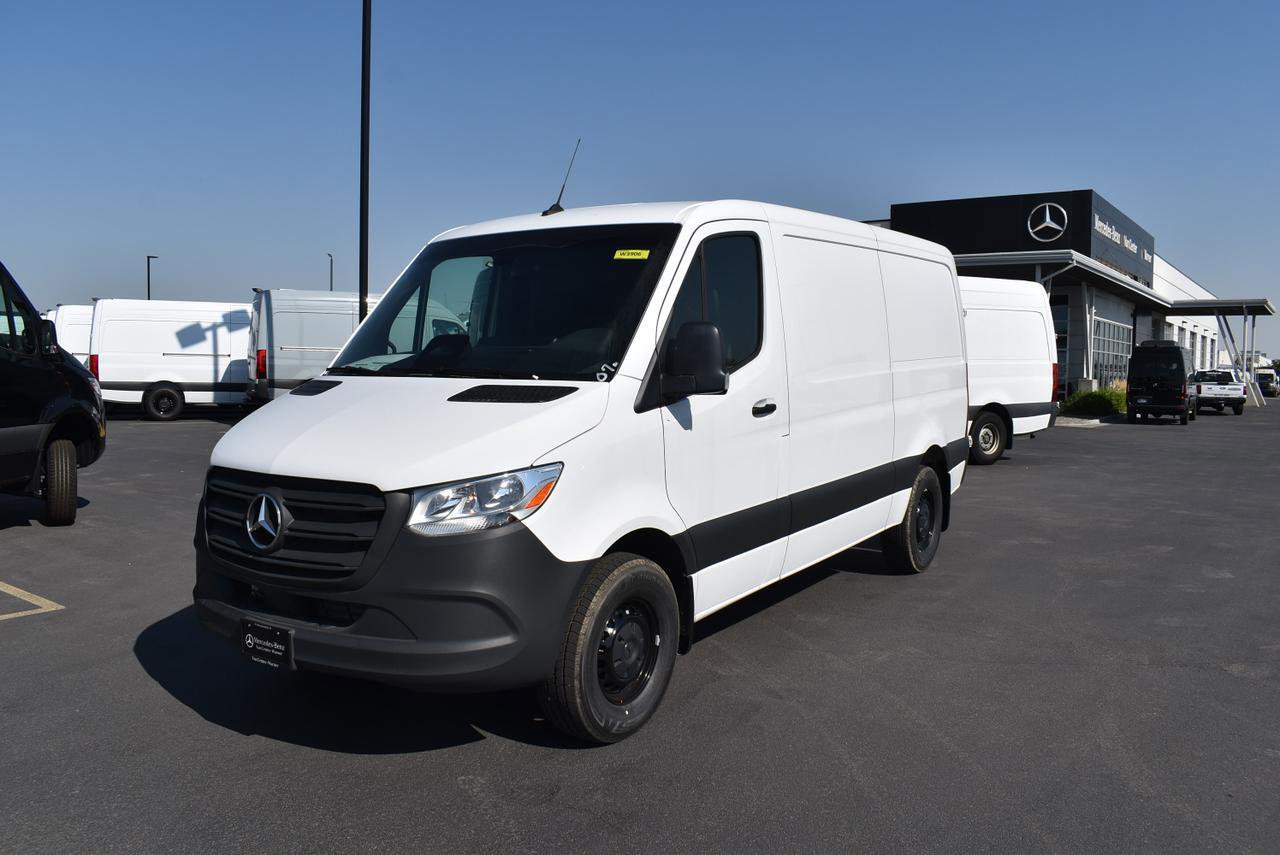 New 2025 Mercedes-Benz Sprinter 2500 image 1