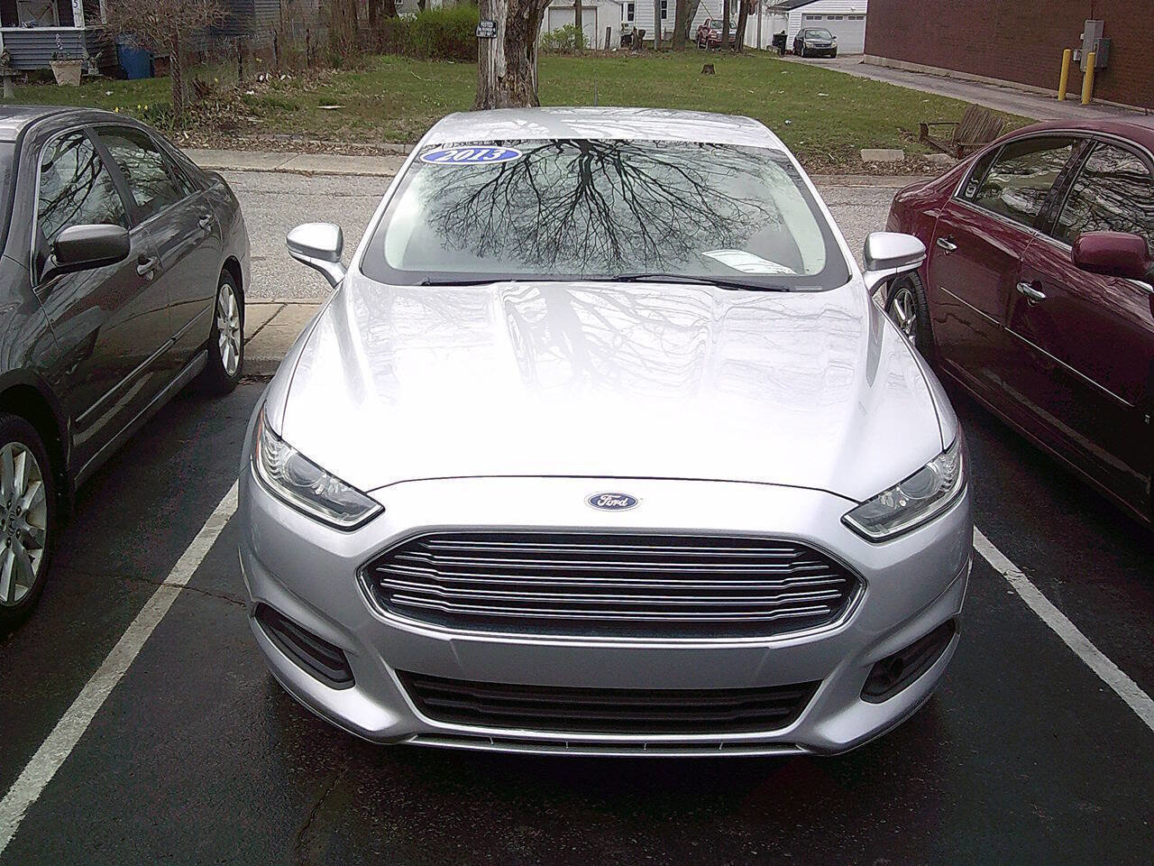 Used 2013 Ford Fusion SE FWD image 1