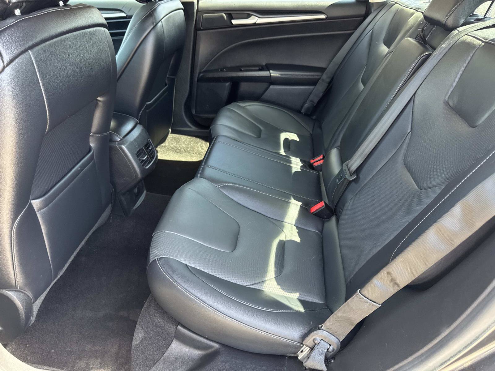 Used 2019 Ford Fusion Energi Titanium FWD image 29