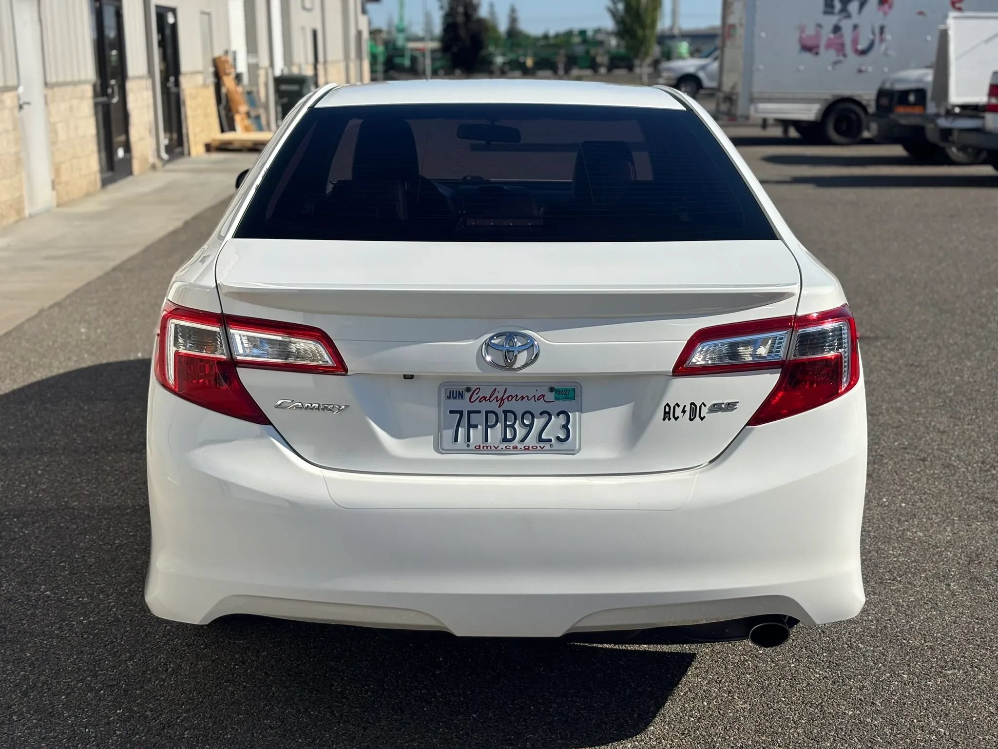 Used 2014 Toyota Camry SE FWD image 4