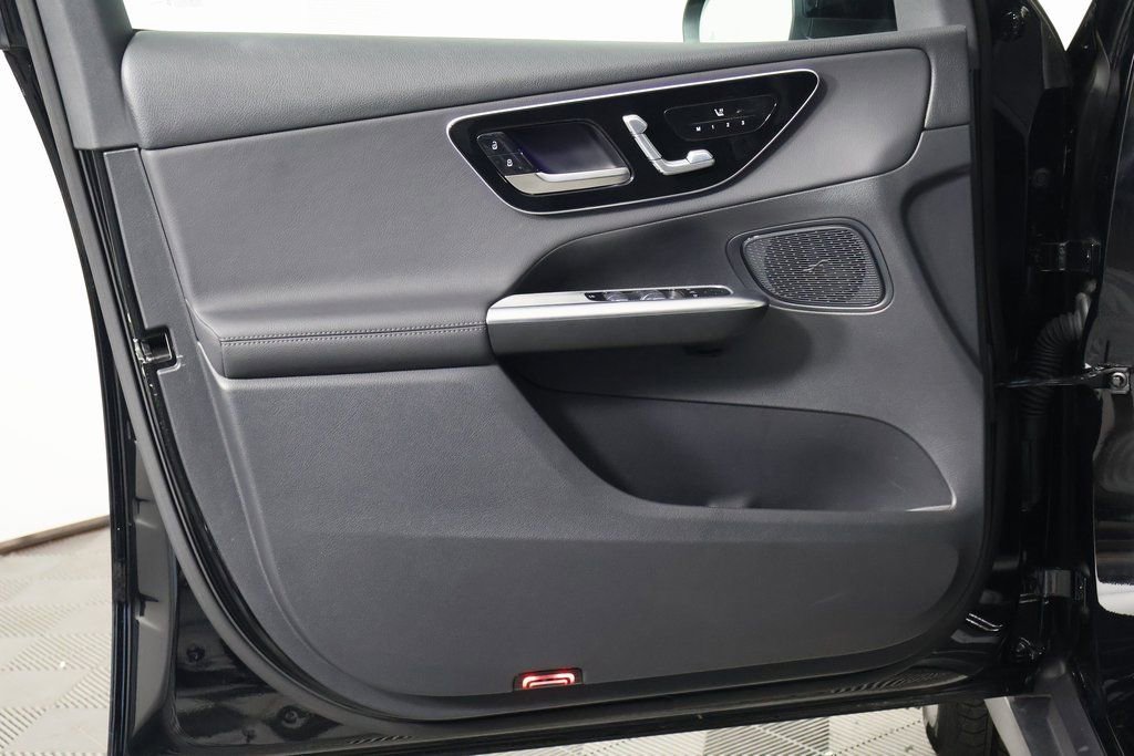 Certified 2025 Mercedes-Benz GLC 300 image 12