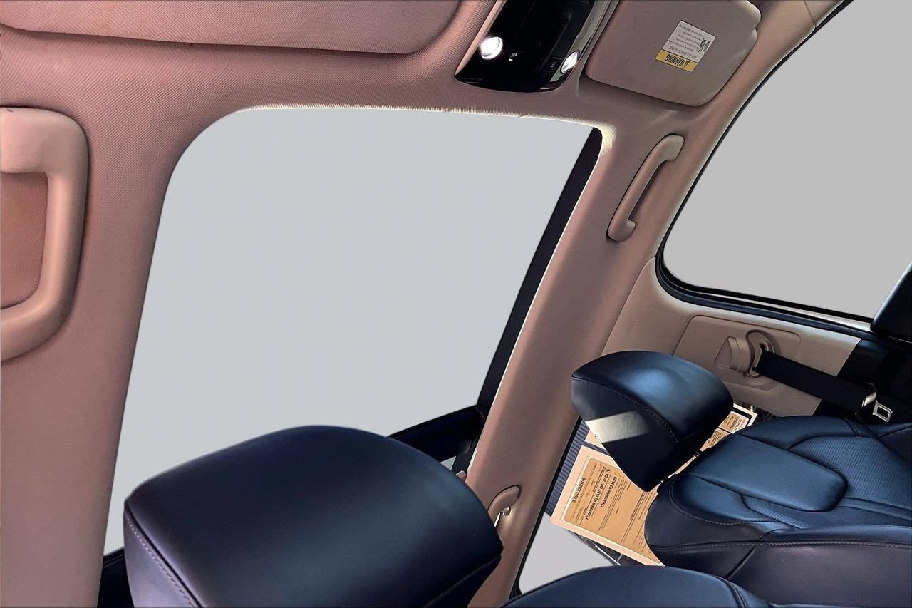 Used 2025 Kia Sorento S w/ Panoramic Sunroof Package FWD image 15