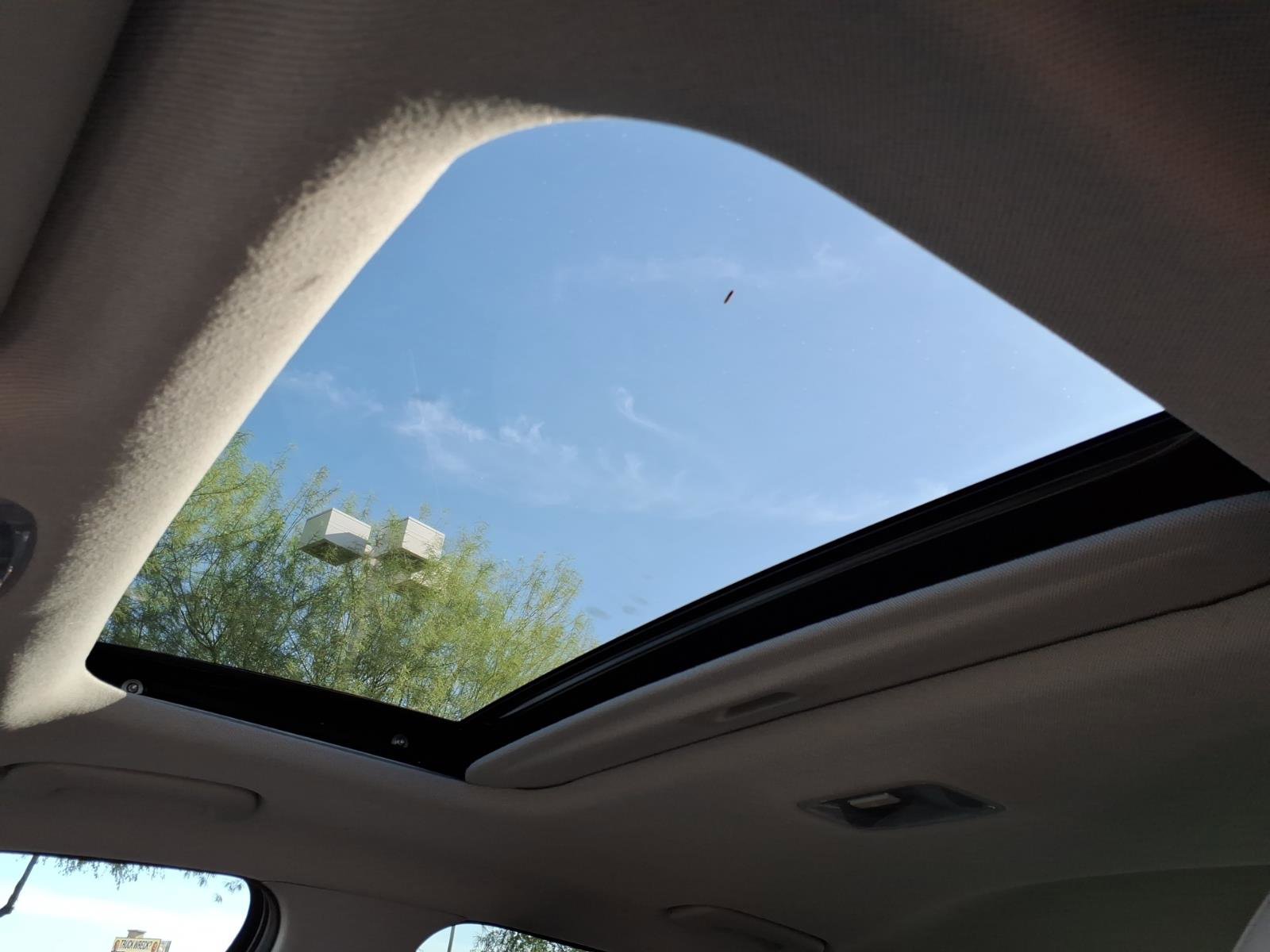 Certified 2025 Hyundai Elantra Limited FWD image 14