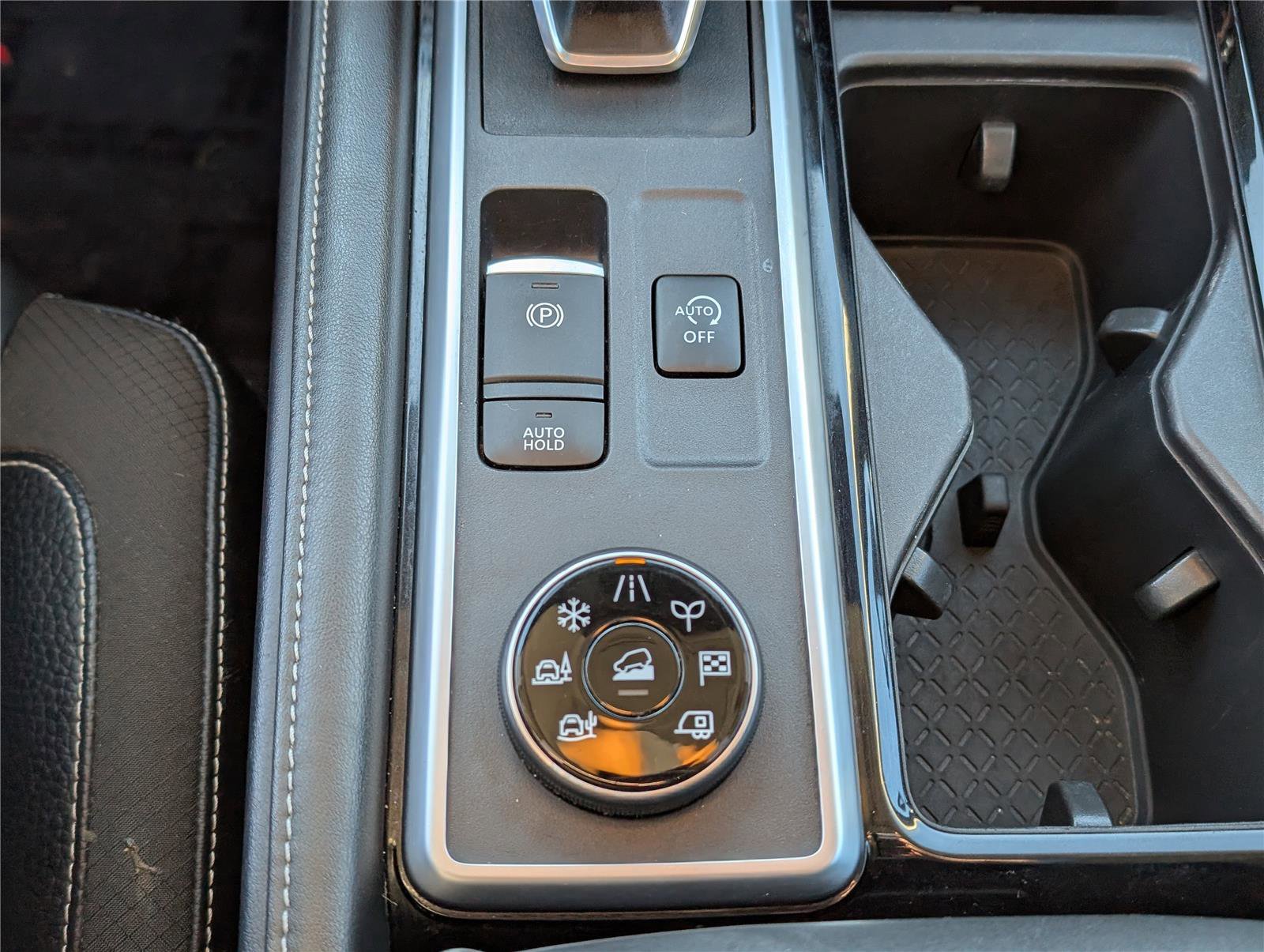 Used 2022 Nissan Pathfinder SL w/ SL Premium Package image 26