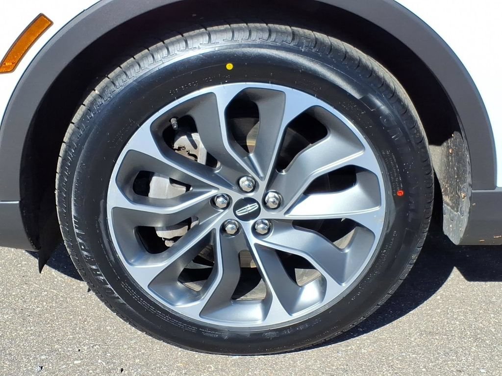 Used 2023 Lincoln Nautilus Reserve AWD/4WD image 9