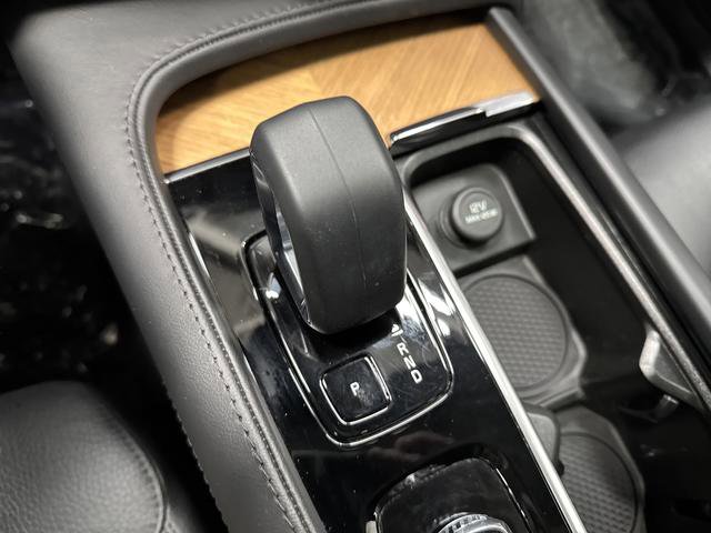 Used 2024 Volvo XC90 B5 Plus image 22