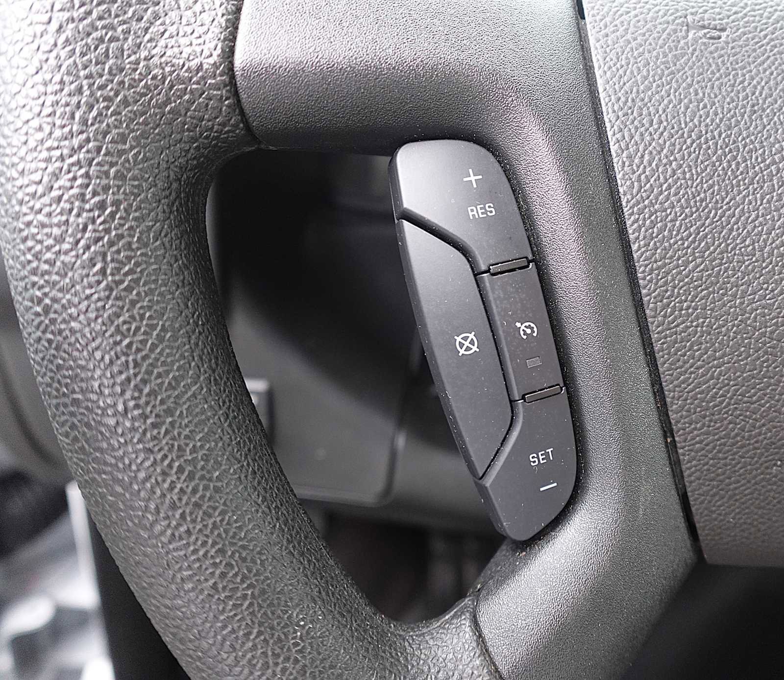 Used 2025 Chevrolet Express 3500 w/ Driver Convenience Package image 13