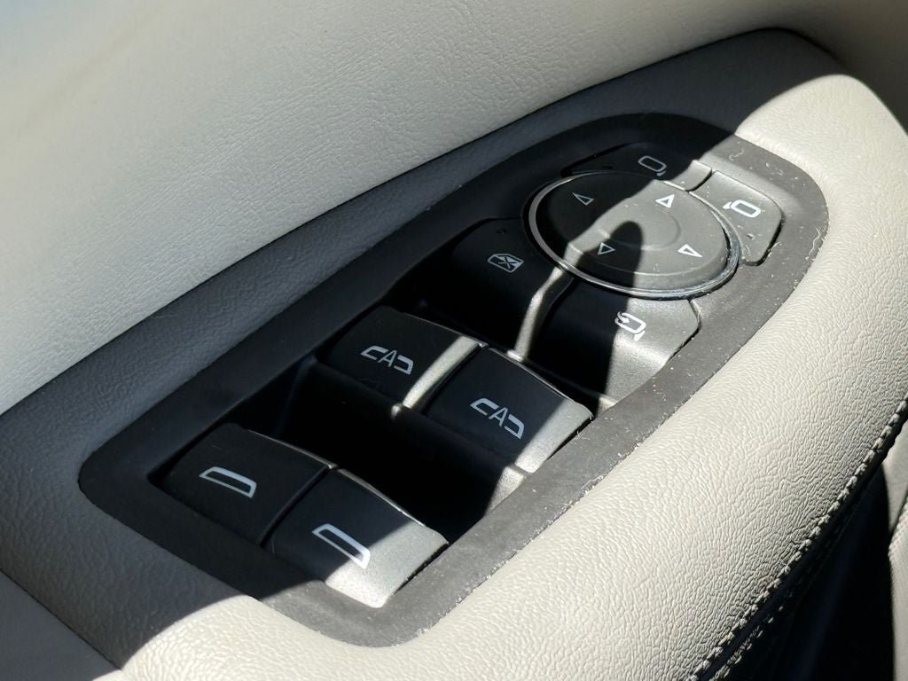 Used 2023 Cadillac XT5 Premium Luxury FWD image 17