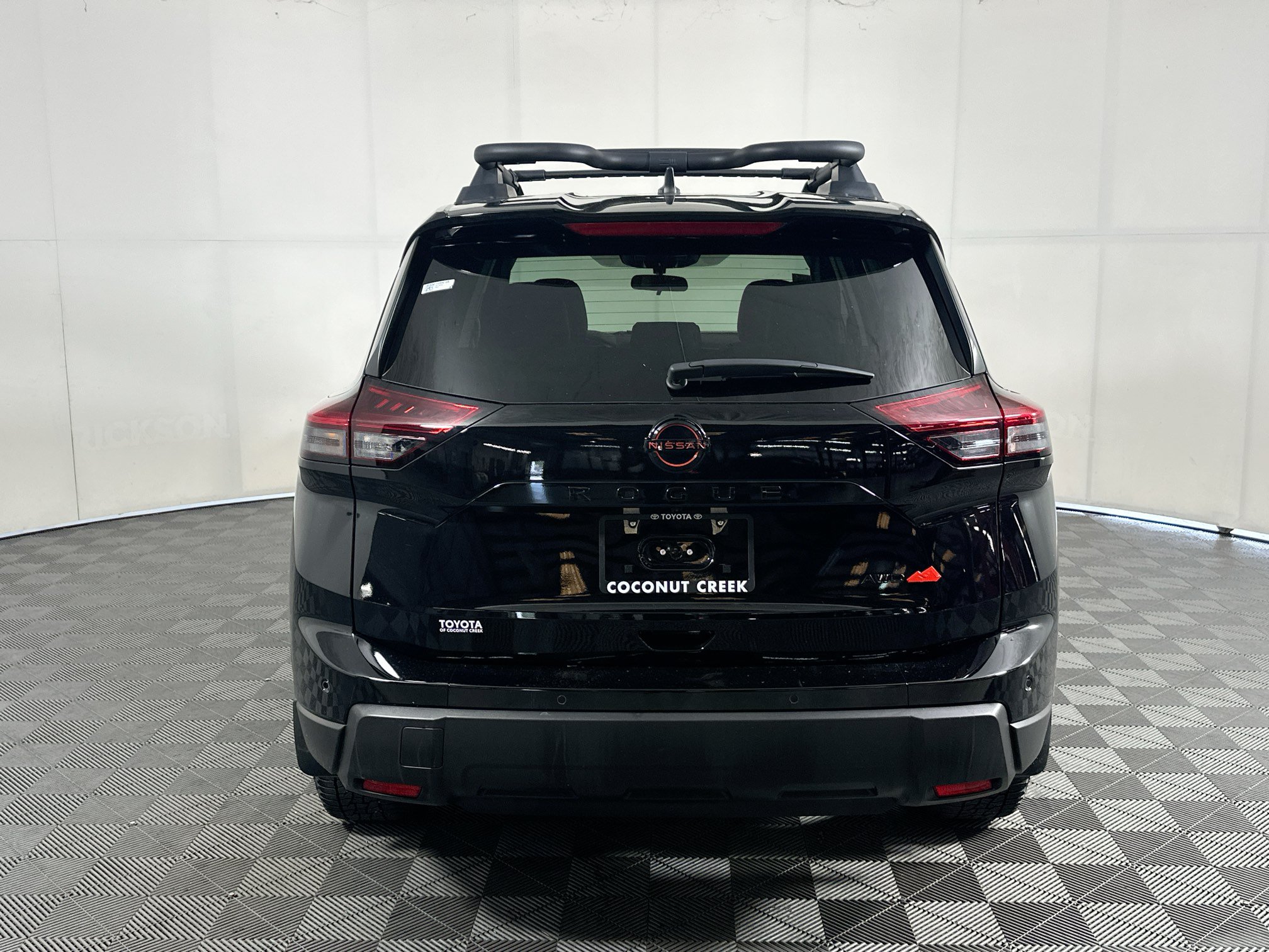 Used 2026 Nissan Rogue SV AWD/4WD image 4