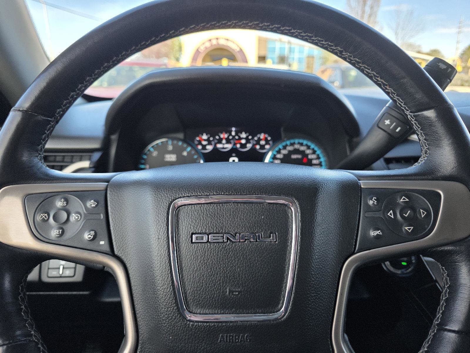 Used 2020 GMC Yukon XL Denali w/ Open Road Package AWD/4WD image 15