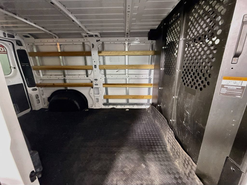 Used 2025 RAM ProMaster 2500 w/ U-Haul Equipment Group FWD image 25