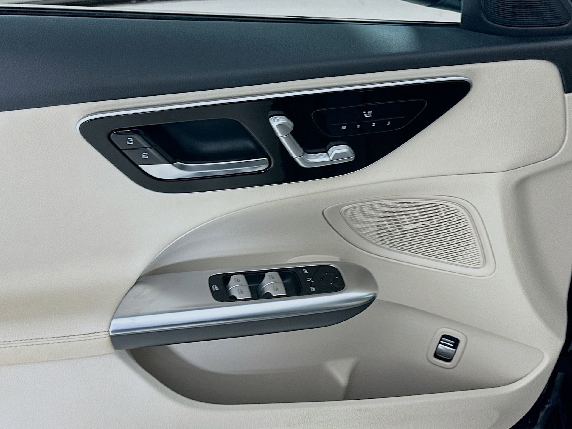 Used 2023 Mercedes-Benz C 300 Sedan image 18