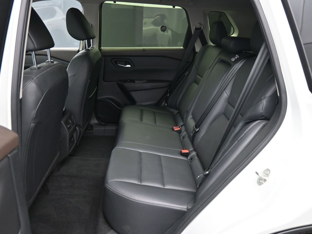 Used 2023 Nissan Rogue SL w/ SL Premium Package image 21