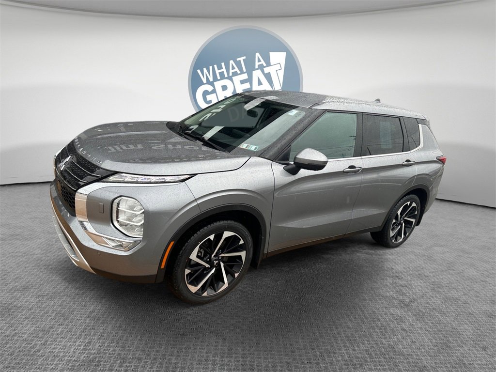 Used 2023 Mitsubishi Outlander SE image 8