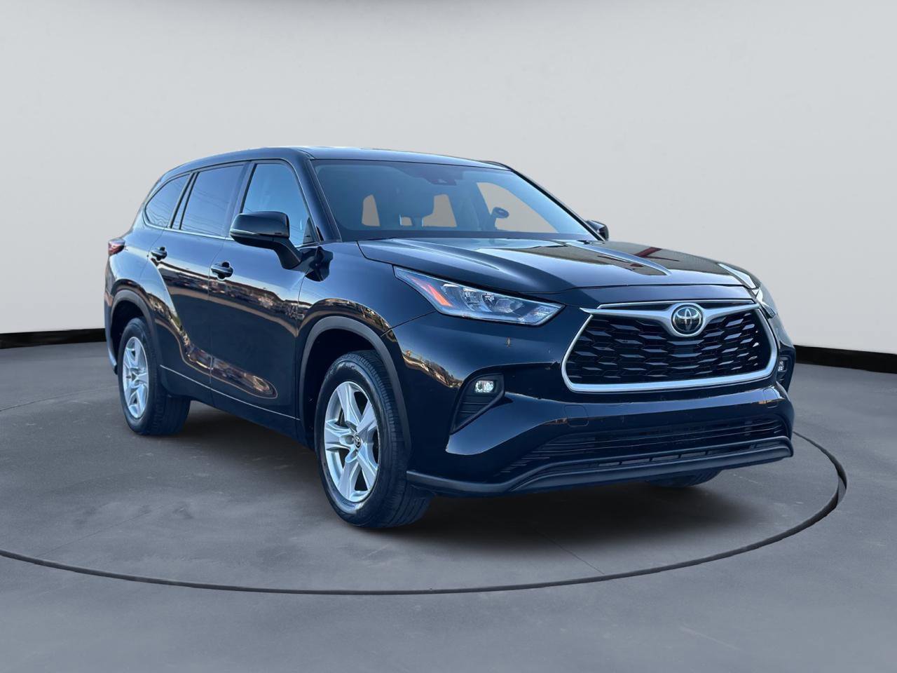 Used 2020 Toyota Highlander LE FWD image 9