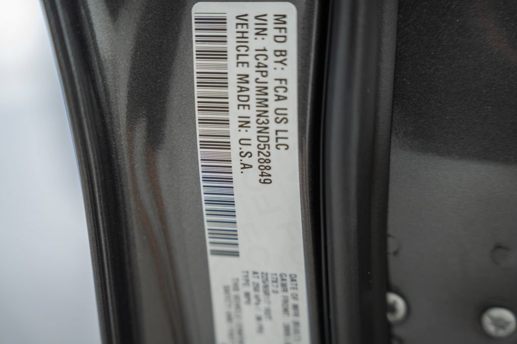 Certified 2022 Jeep Cherokee Latitude Lux AWD/4WD image 40