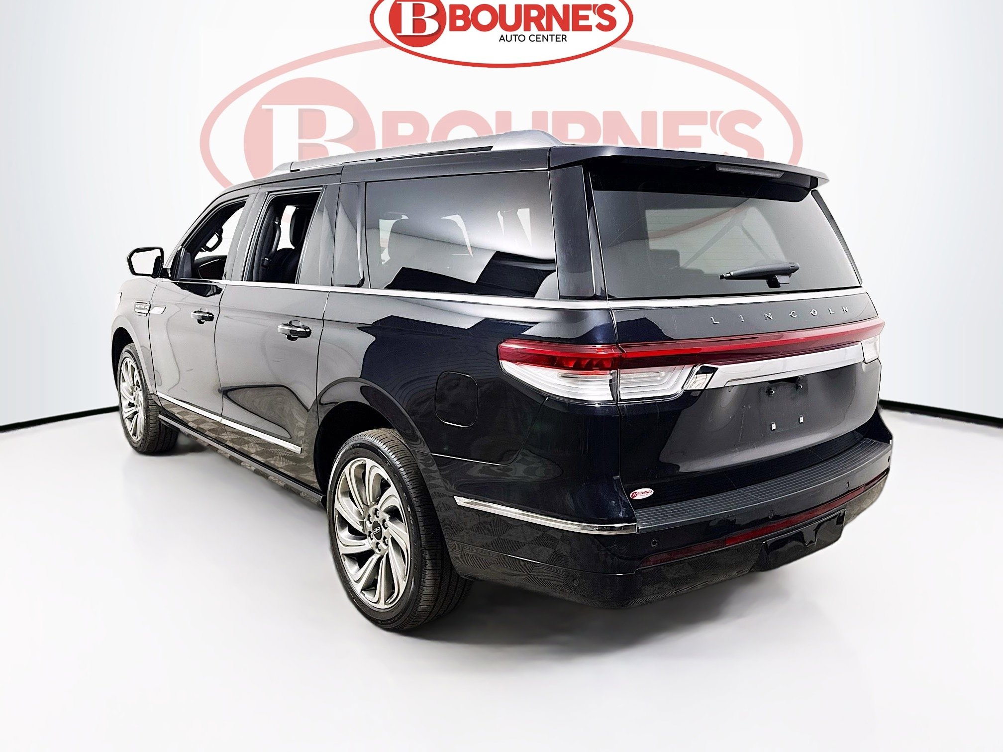 Used 2023 Lincoln Navigator L Reserve AWD/4WD image 11
