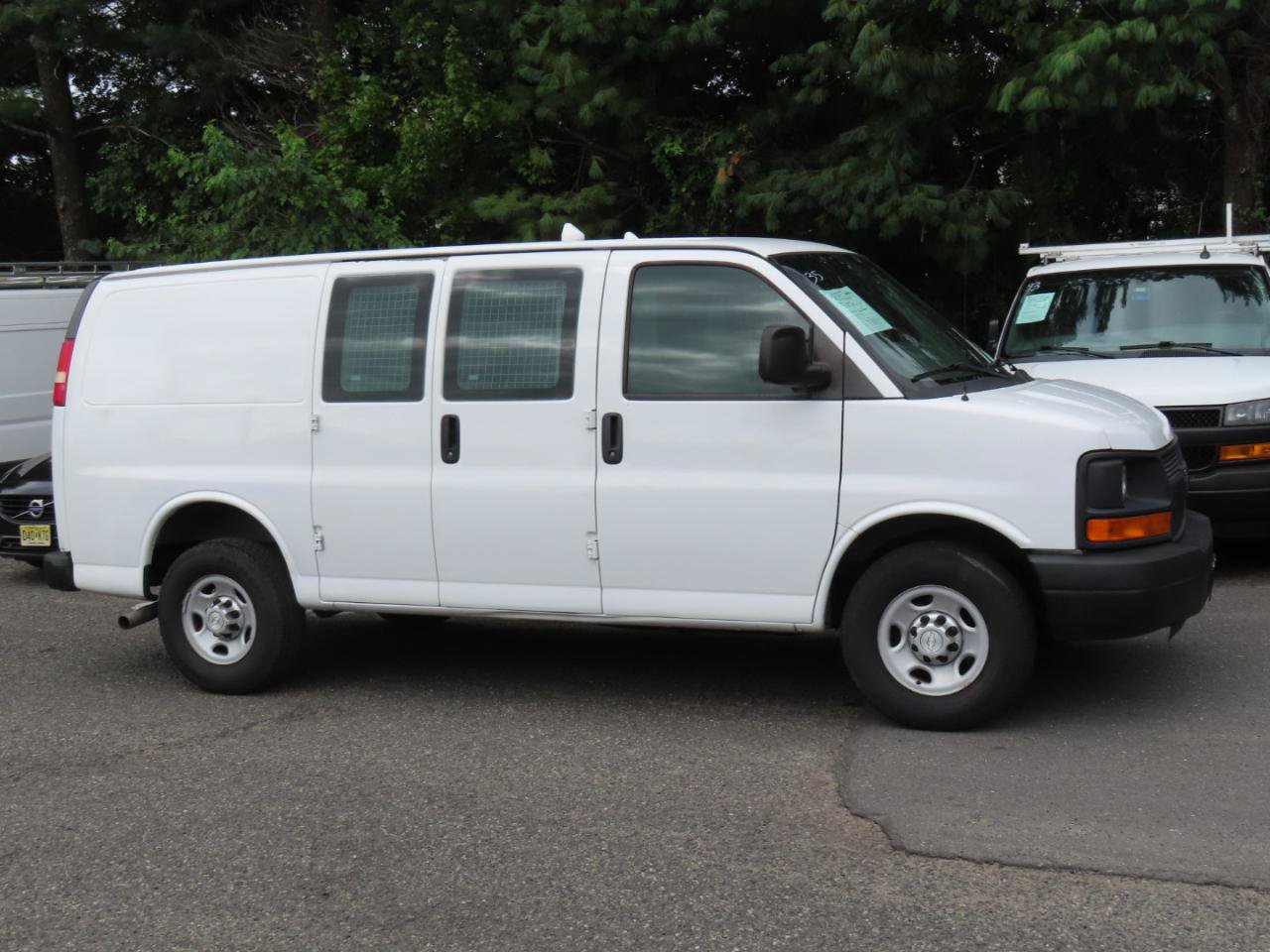 Used 2015 Chevrolet Express 2500 RWD image 20