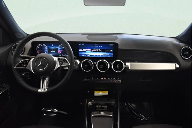 New 2026 Mercedes-Benz GLB 250 4MATIC image 8
