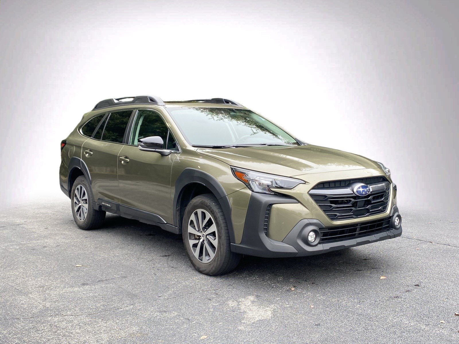 Used 2025 Subaru Outback Premium w/ Popular Package #1 AWD/4WD image 2